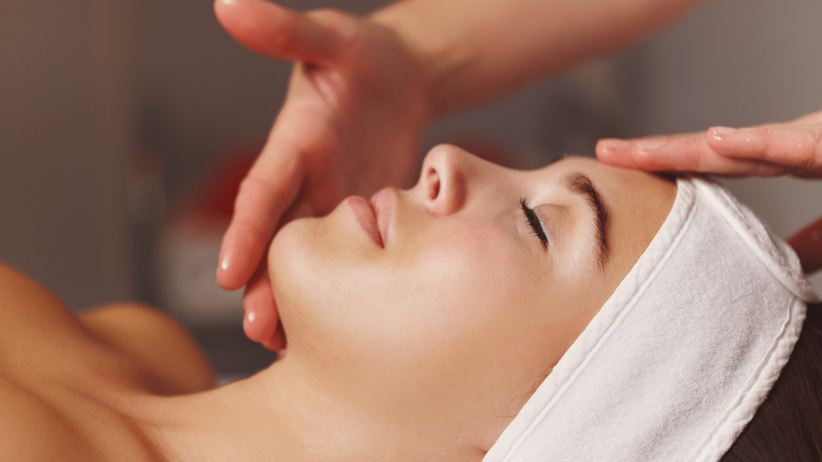 Sparrow MD provides extensive combination therapy treatments and guidance for acne scar after care.